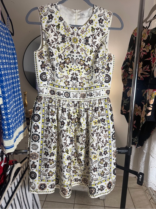 Tory Burch Dresses & Skirts - Tory Burch Sleeveless Floral Fit & Flare Dress - White & Brown Yellow Accents 2